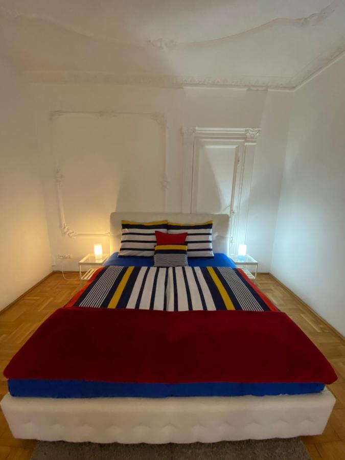 Apartment With Balcony And Ac Next To Danube Budapeste Exterior foto